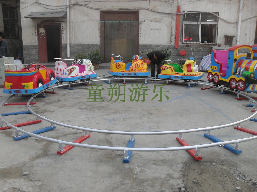 轨道火车游乐设备款式越来越多，如何选择适合的游乐设备？